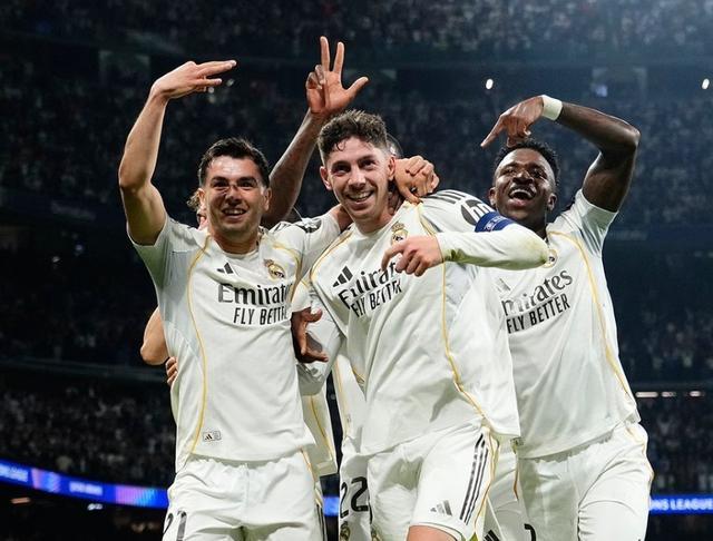 星空体育app-皇马3-0横扫曼城！27岁队长轰22分钟帽子戏法！英超6队竟难求一胜